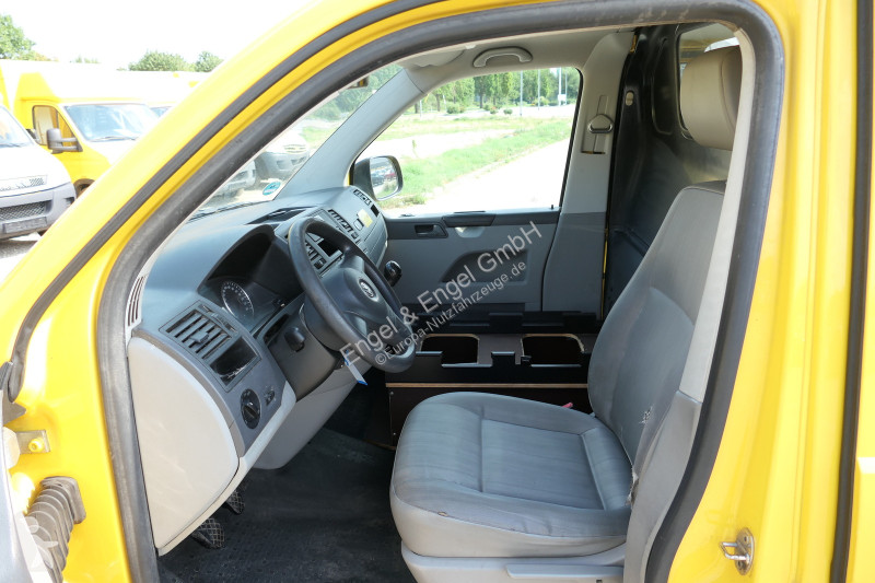 Véhicule utilitaire Volkswagen T5 Transporter...