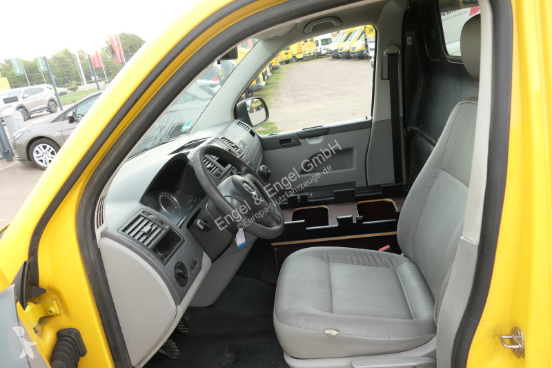 Лекотоварен автомобил Volkswagen T5 Transporter...