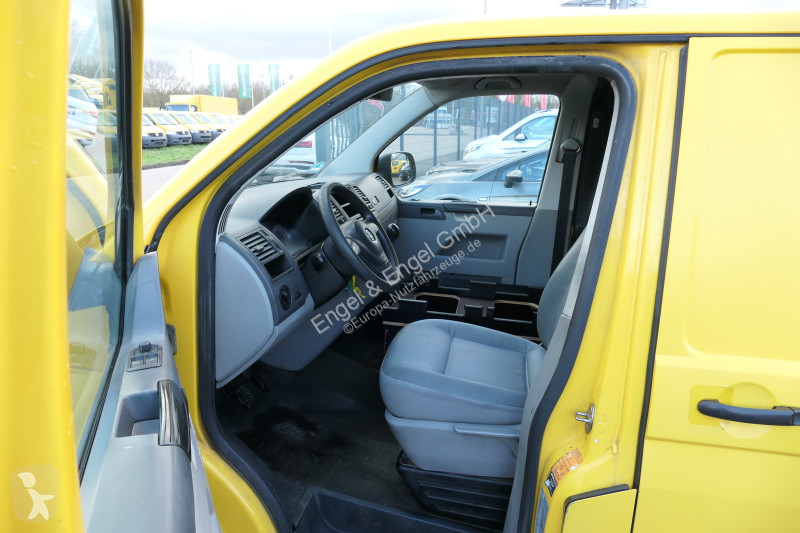 Véhicule utilitaire Volkswagen T5 Transporter...