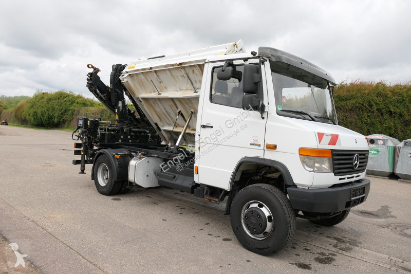 Furgoneta Mercedes Vario 816D mit Ladekran 3...