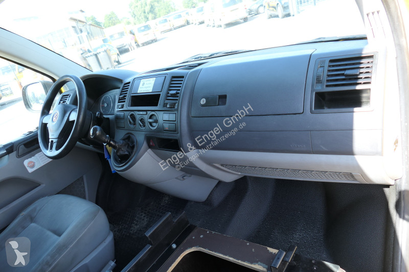 Véhicule utilitaire Volkswagen T5 Transporter...