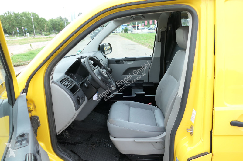 Véhicule utilitaire Volkswagen T5 Transporter...