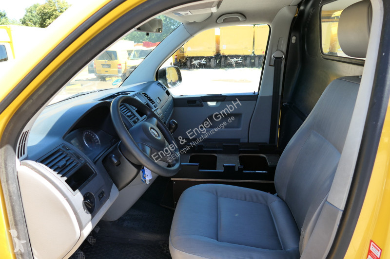 Véhicule utilitaire Volkswagen T5 Transporter...