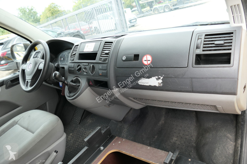 Véhicule utilitaire Volkswagen T5 Transporter...