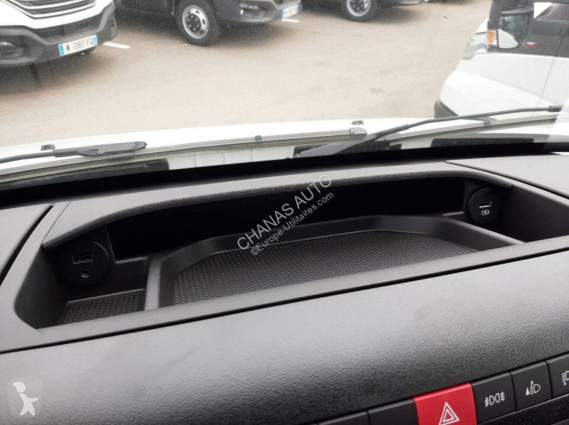 Autoutilitară Iveco 35C16 160CV 3L CAISSE...