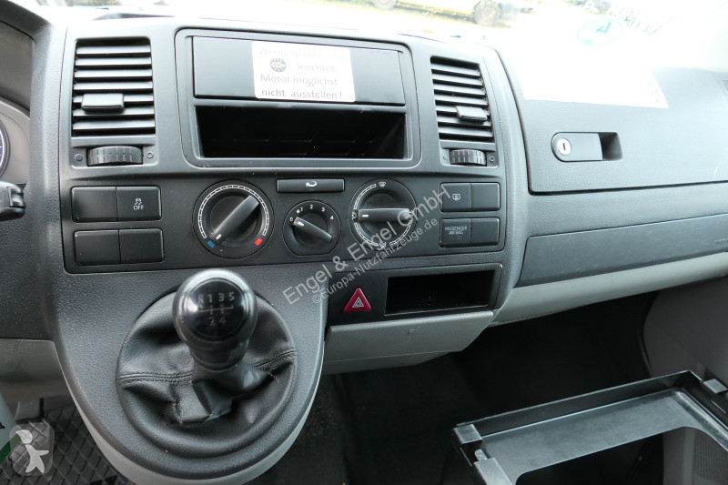 Véhicule utilitaire Volkswagen T5 Transporter...