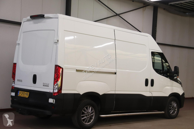 Autoutilitară Iveco 35S14V 2.3 L2H2 MET 3500 KG...