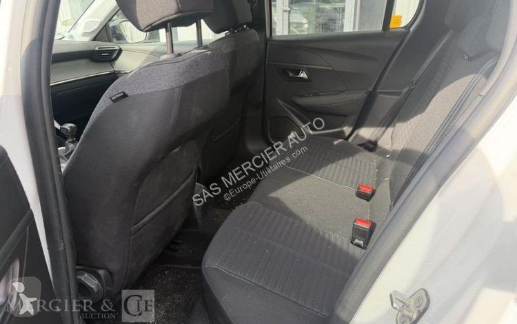 عربة نفعية Peugeot