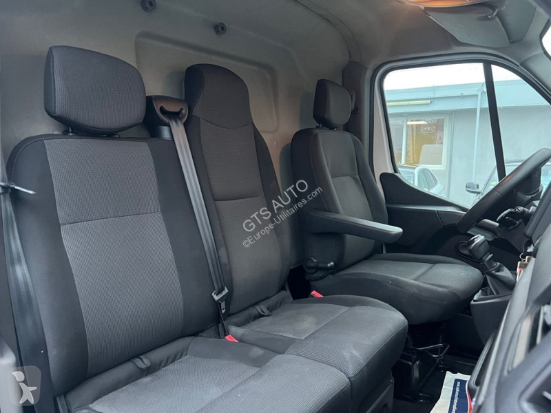 Autoutilitară Renault MASTER III FG F3300 L2H2...