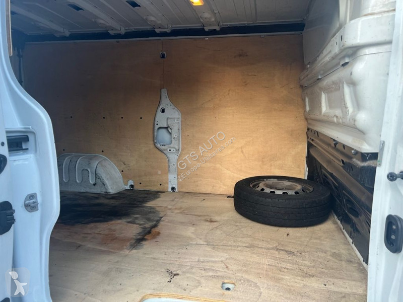 عربة نفعية Renault TRAFIC III FG L2H1 1200 1.6...