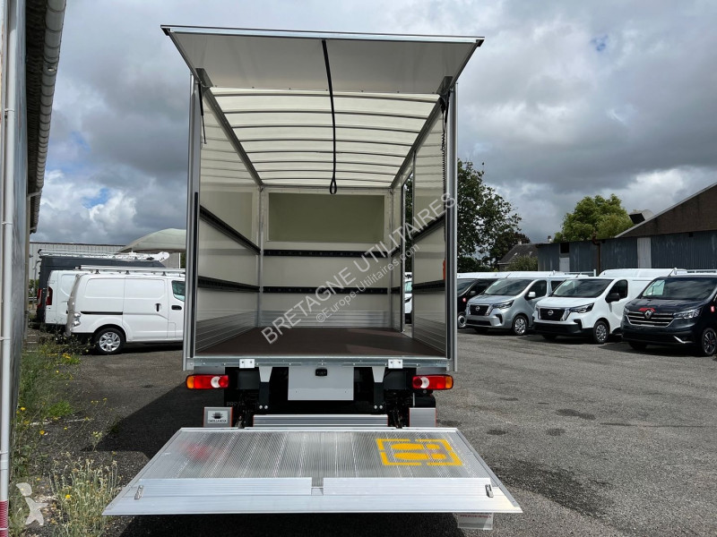 Véhicule utilitaire Nissan INTERSTAR CCB CAISSE...