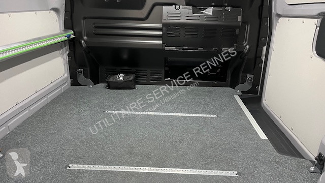 Véhicule utilitaire Ford 300 L1H1 2.0 ECOBLUE...