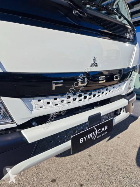 Véhicule utilitaire Fuso