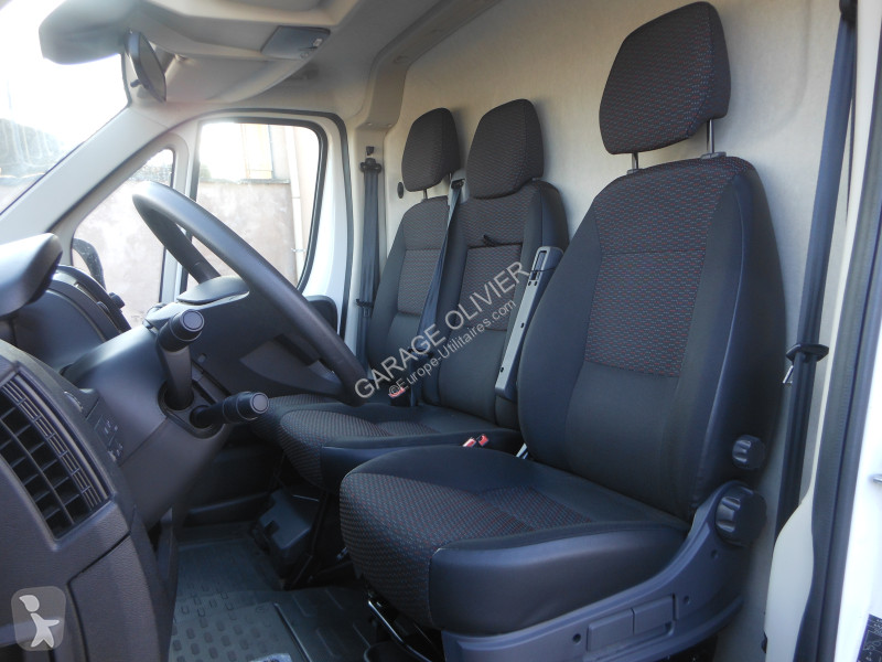 Véhicule utilitaire Peugeot 435 L4H2 2.2...