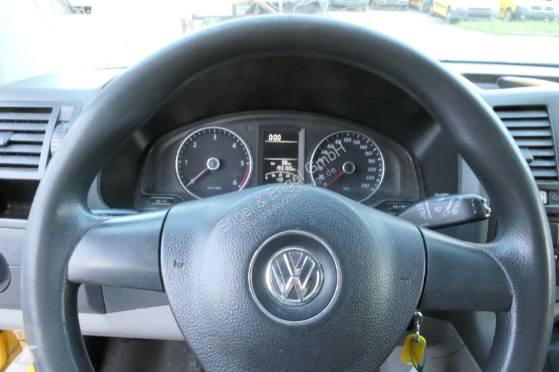 Véhicule utilitaire Volkswagen T5 Transporter...