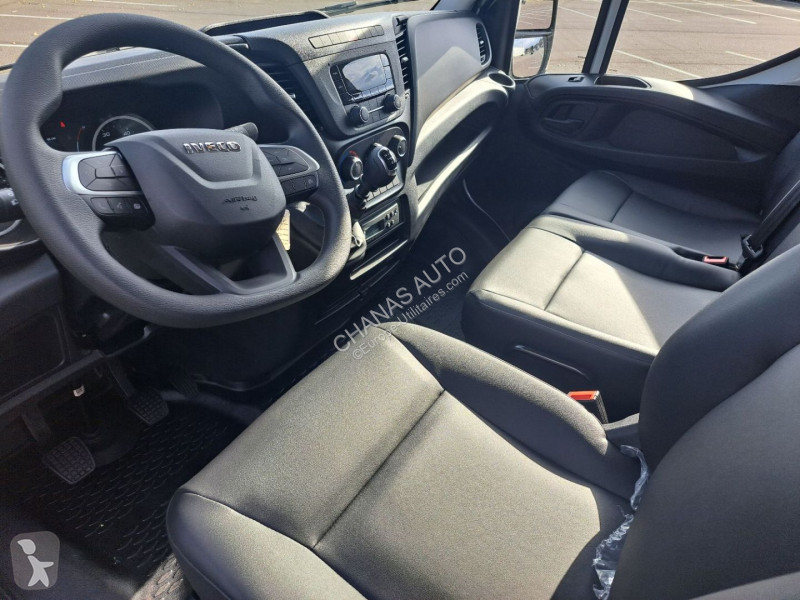 Véhicule utilitaire Iveco 35C18 180CV 3L CAISSE...