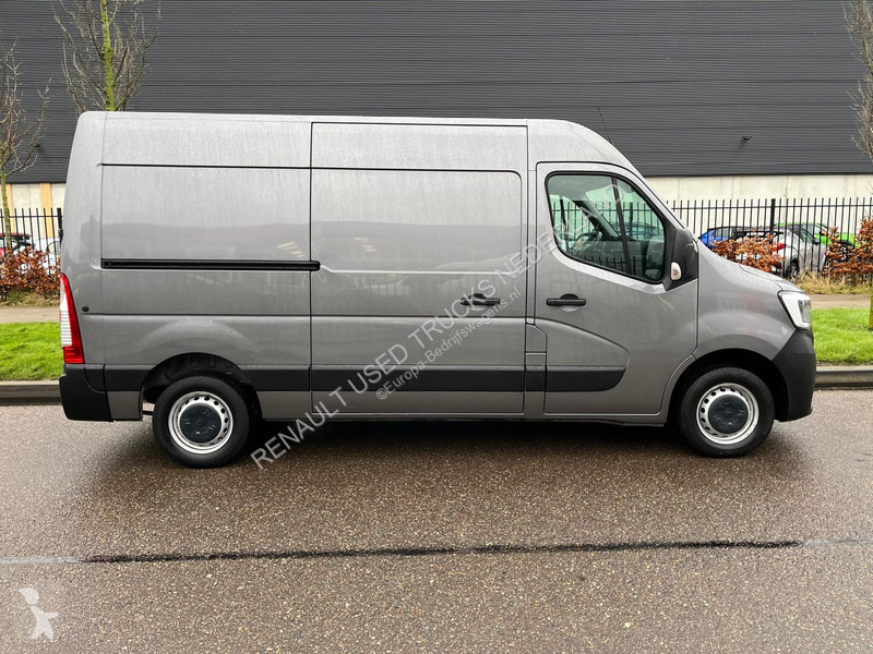 Véhicule utilitaire Renault 150.35 L2 H2 2.3...