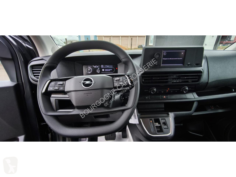 Véhicule utilitaire Opel VIVARO M1 2900 2.5...