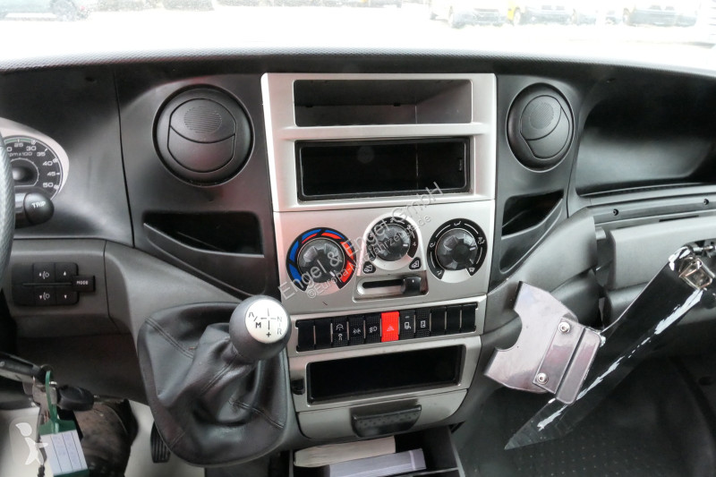 Véhicule utilitaire Iveco Daily 35 S11 C30C...