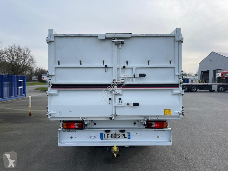 Véhicule utilitaire Nissan 145.35