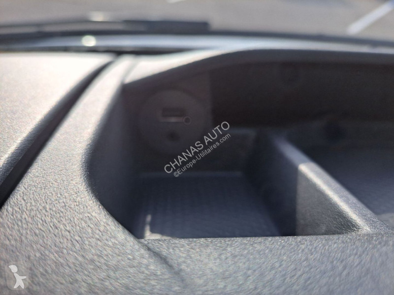 Veículo utilitário Iveco 35C18 180CV 3L...