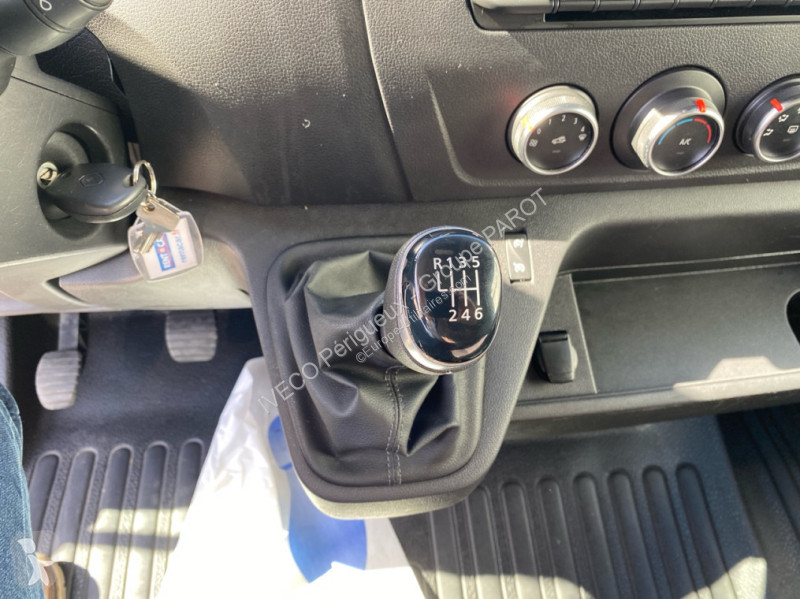 Autoutilitară Renault F3500 L2H2 2.3 dCi 135ch...
