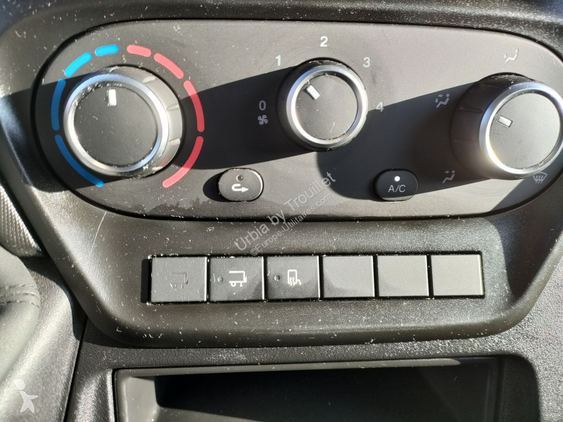 Véhicule utilitaire Iveco FRIGO 12M3 160 CV...