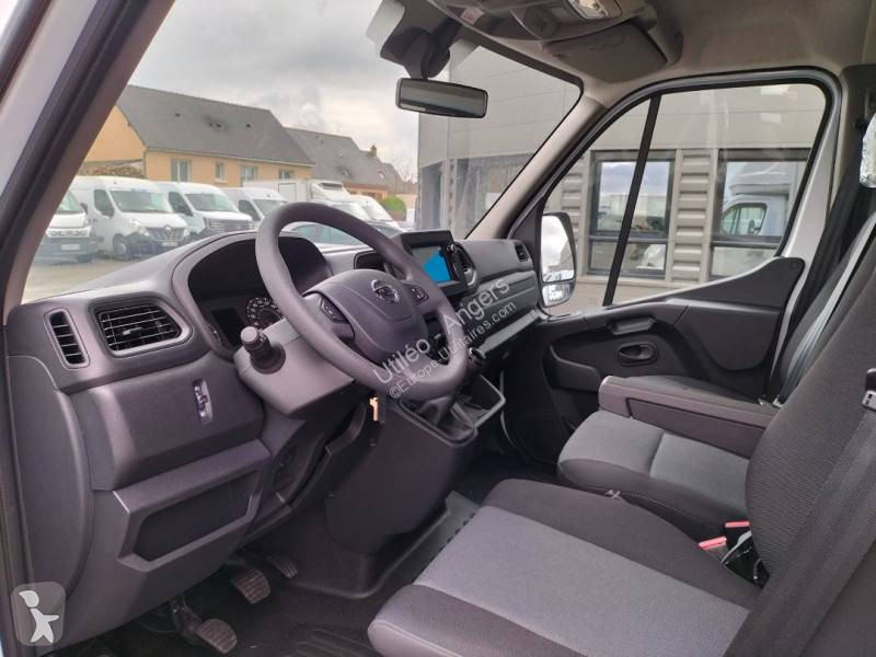 Véhicule utilitaire Nissan