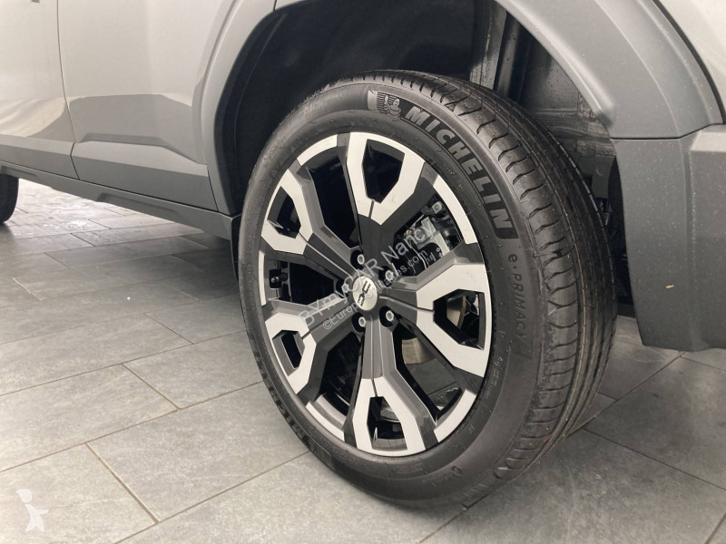 Veicolo commerciale Dacia Bigster Hybrid 155