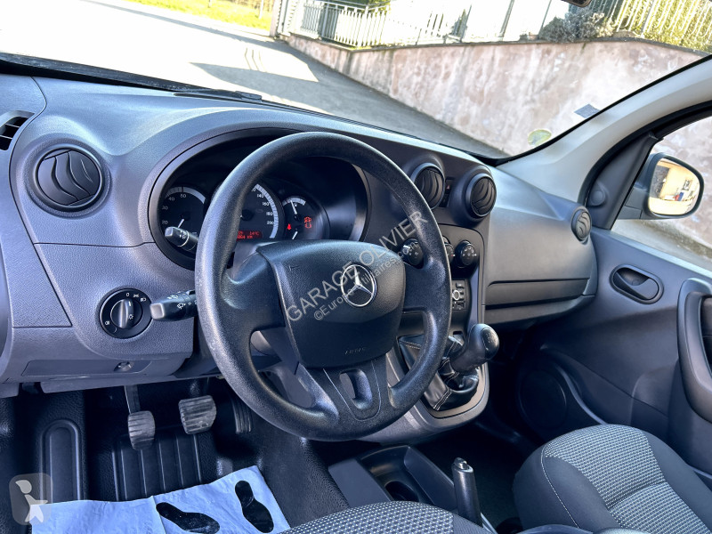 Véhicule utilitaire Mercedes Compact 109 1.5...