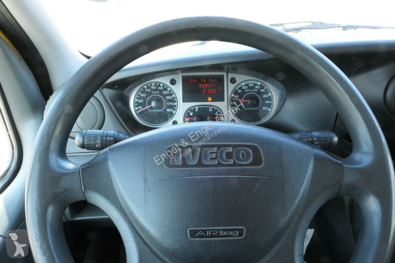 Véhicule utilitaire Iveco Daily 35 S11 C30C...