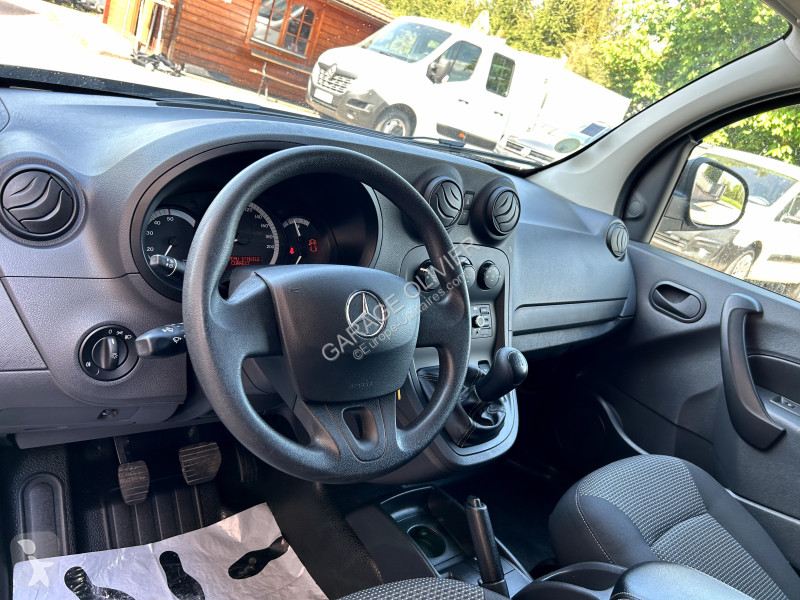 Véhicule utilitaire Mercedes Compact 109 1.5...