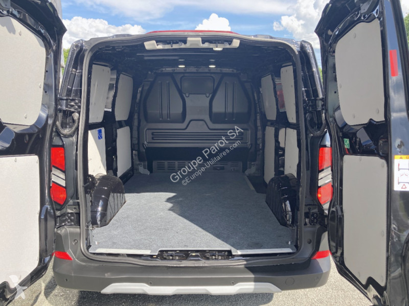 Véhicule utilitaire Ford 320 L1H1 2.0 EcoBlue...