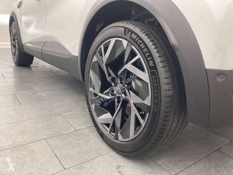 Veicolo commerciale Renault Captur E-Tech full...