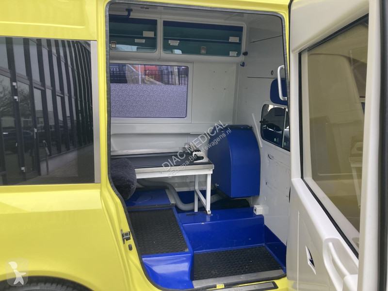 Furgoneta Mercedes L2H2 Ambulance  Cdi
