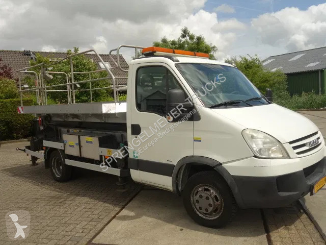 Véhicule utilitaire Iveco 40C15 SKY WORKER...
