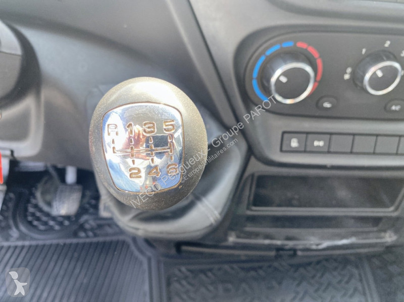 Veicolo commerciale Iveco 35C15H Empattement...