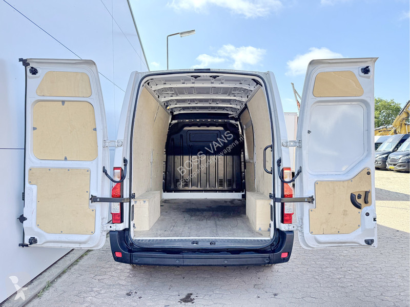 Véhicule utilitaire Renault T33 2.3 DCI 135PK...