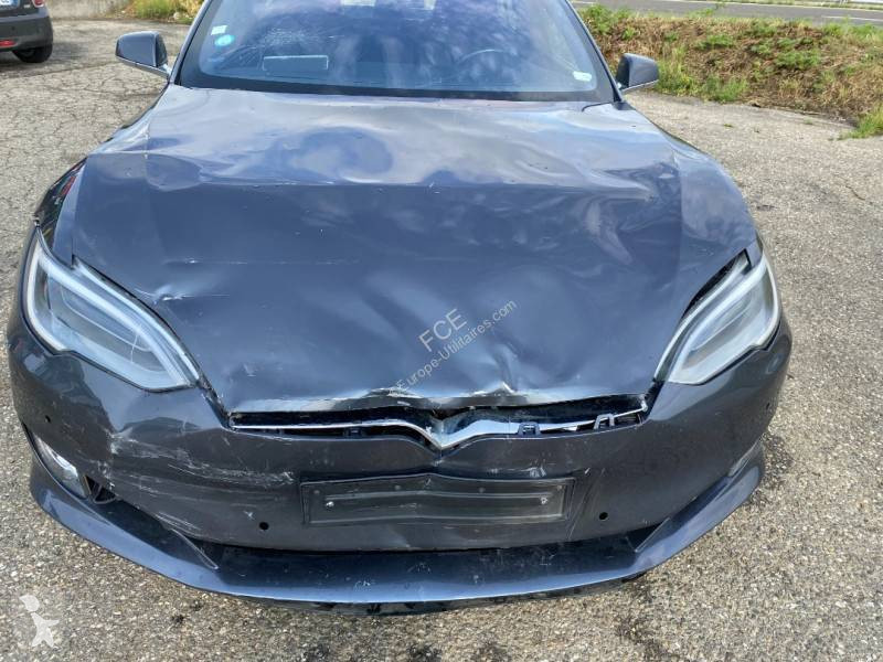 Véhicule utilitaire Tesla