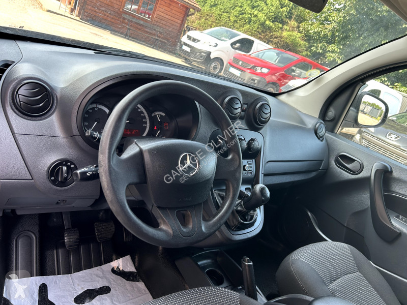 Véhicule utilitaire Mercedes Compact 109 1.5...