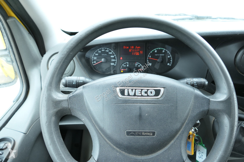 Véhicule utilitaire Iveco Daily 35 S11 C30C...
