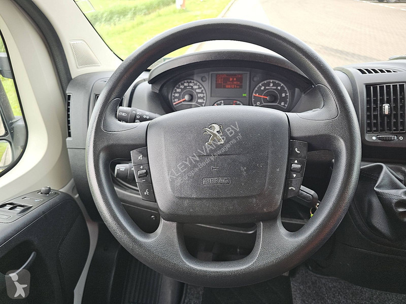 Véhicule utilitaire Peugeot 2.2 L3H2 140Pk Navi...
