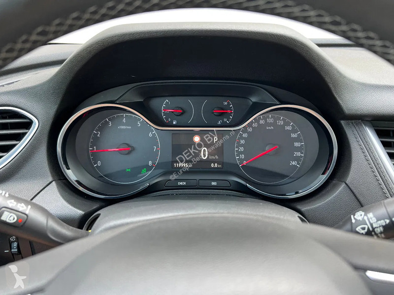 Autoutilitară Opel 1.2 Turbo Business Executive...