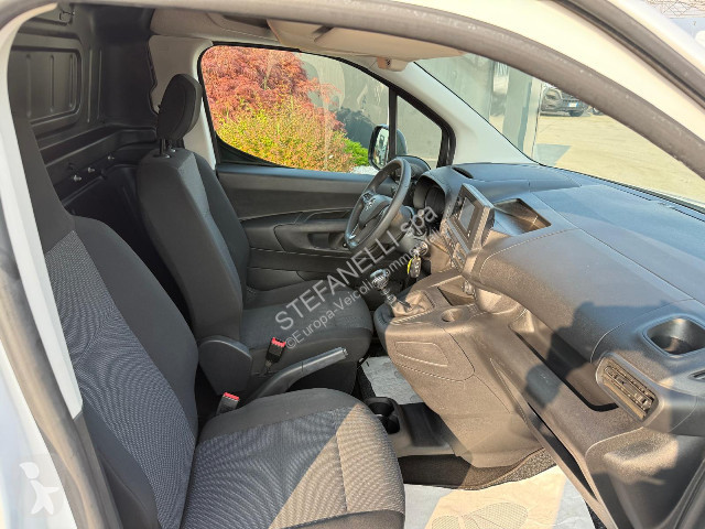 Autoutilitară Opel COMBO L2 130