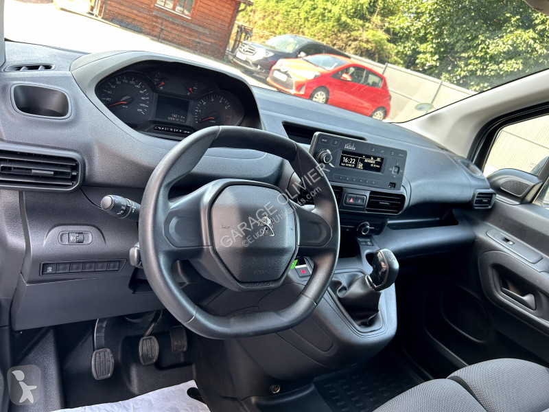 Peugeot Standard 650KG 1.5 Bluehdi 100 Premium van