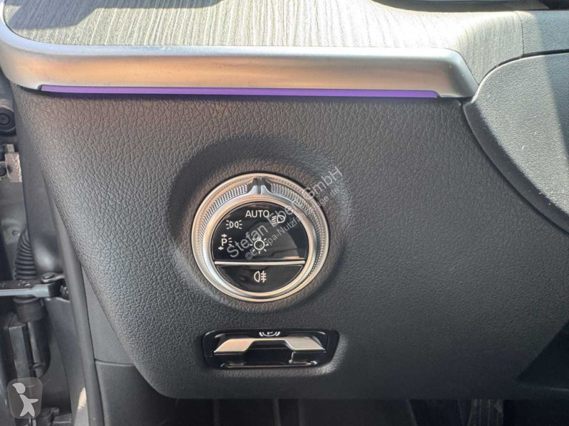 Véhicule utilitaire Mercedes C 300 4M...