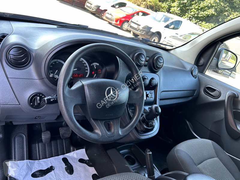 Véhicule utilitaire Mercedes Compact 109 1.5...