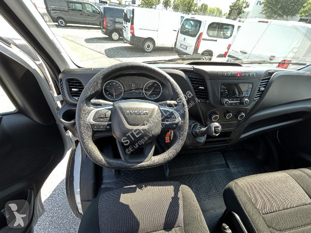 Veicolo commerciale Iveco DAILY 35C14H BOX +...