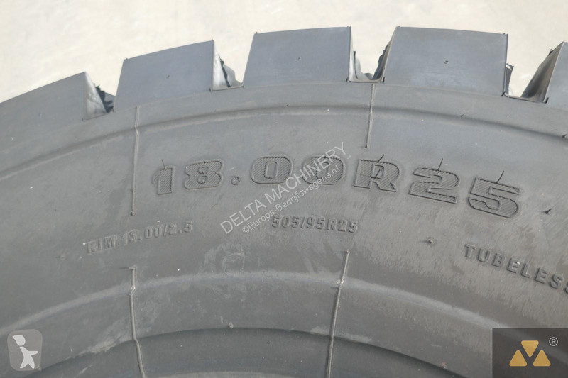 Véhicule utilitaire  18.00R25