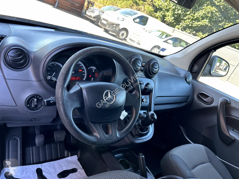 Véhicule utilitaire Mercedes Compact 109 1.5...